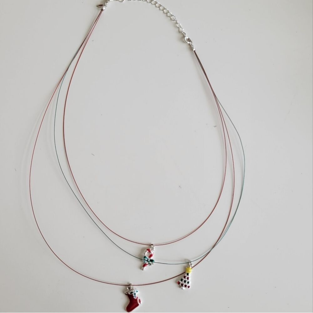 Avon | Tis the Season 3 Layer Charm Necklace